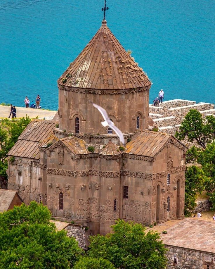 تور وان زمینی ویژه آبان ماه